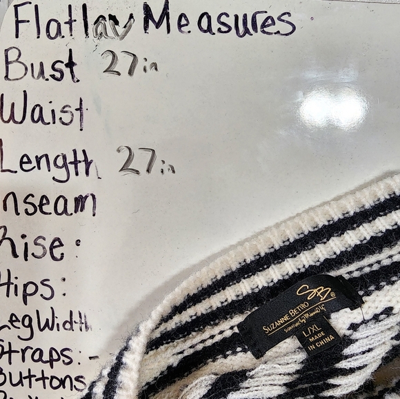 Vintage Black and White Patterned buttondown cardigan Sweater - Picture 7 of 8